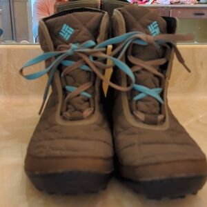 Columbia quilted brown waterproof snow boots size 10 with two tone laces